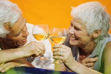 Старики-алкоголики - явление медицинское или социальное